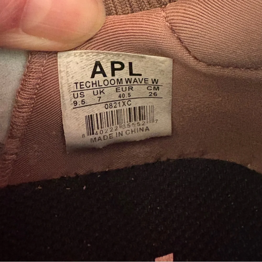 APL TechLoom Wave Running Shoes | 9.5 | Tan/Pink